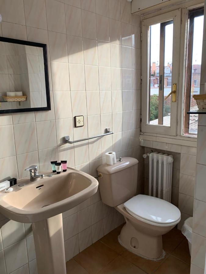 Hotel Y Restaurante Puerta De Aranda Аранда де Дуеро Екстериор снимка